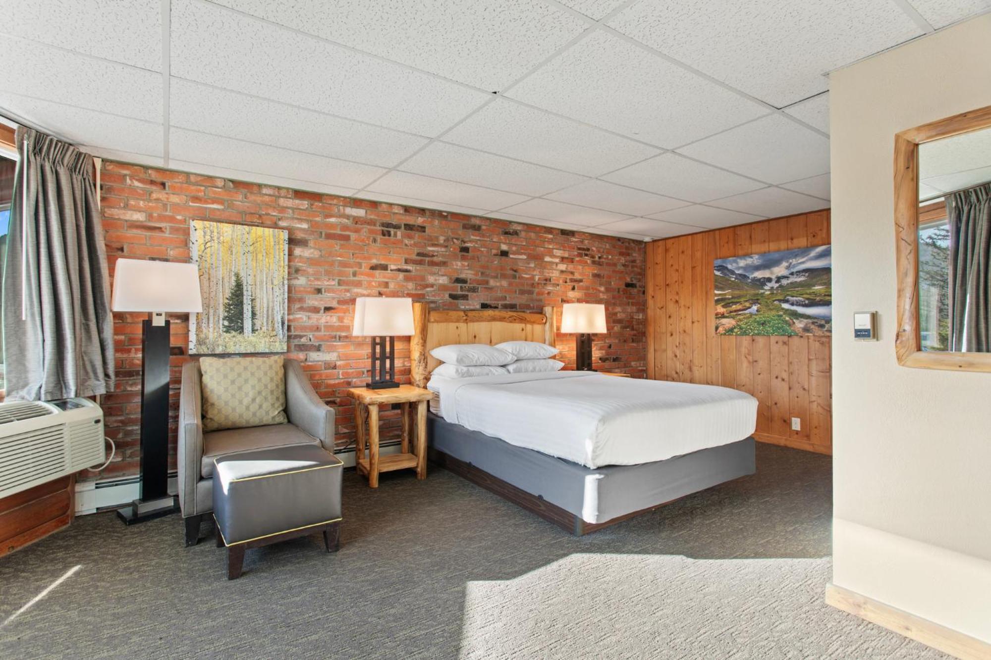 Discovery Lodge *